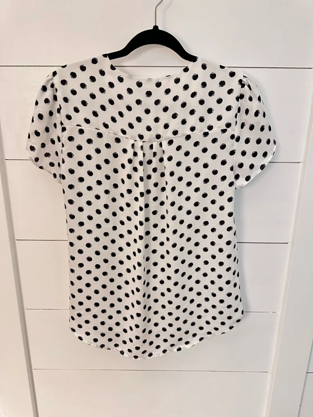 41 HAWTHORN M Carol Tulip sleeve white-black polkadot V neck top business casual - Picture 3 of 15
